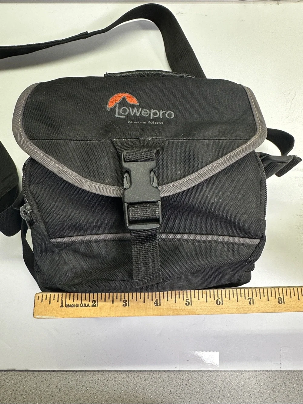 Lowepro nova mini